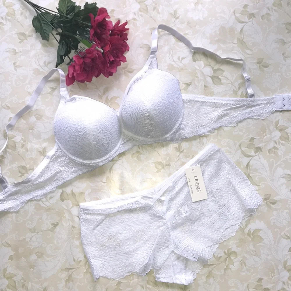 Set Push up Gentle Lace Bra  & Cheeky Panty Underwear.NWT